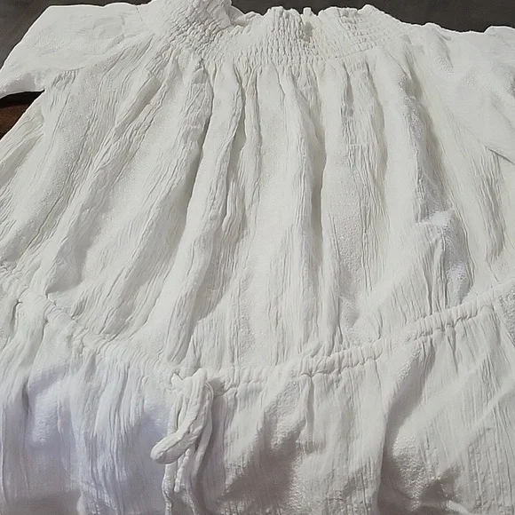 Abercrombie & Fitch XS White Smocked Blouse Off The Shoulder - Picture 4 of 4